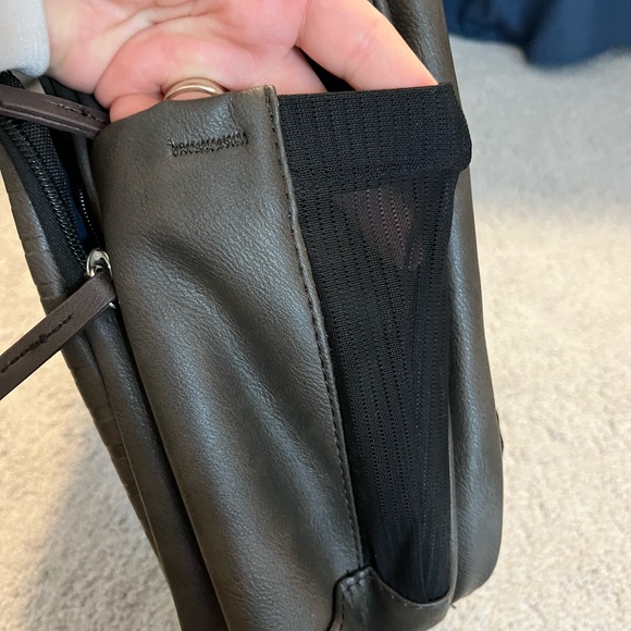 Kenneth Cole Reaction Backpack - Picture 4 of 8